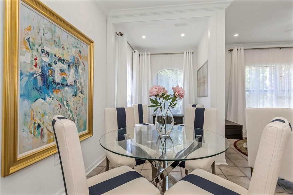 For Rent: $2,050 (2 beds, 2 baths, 1030 Square Feet)