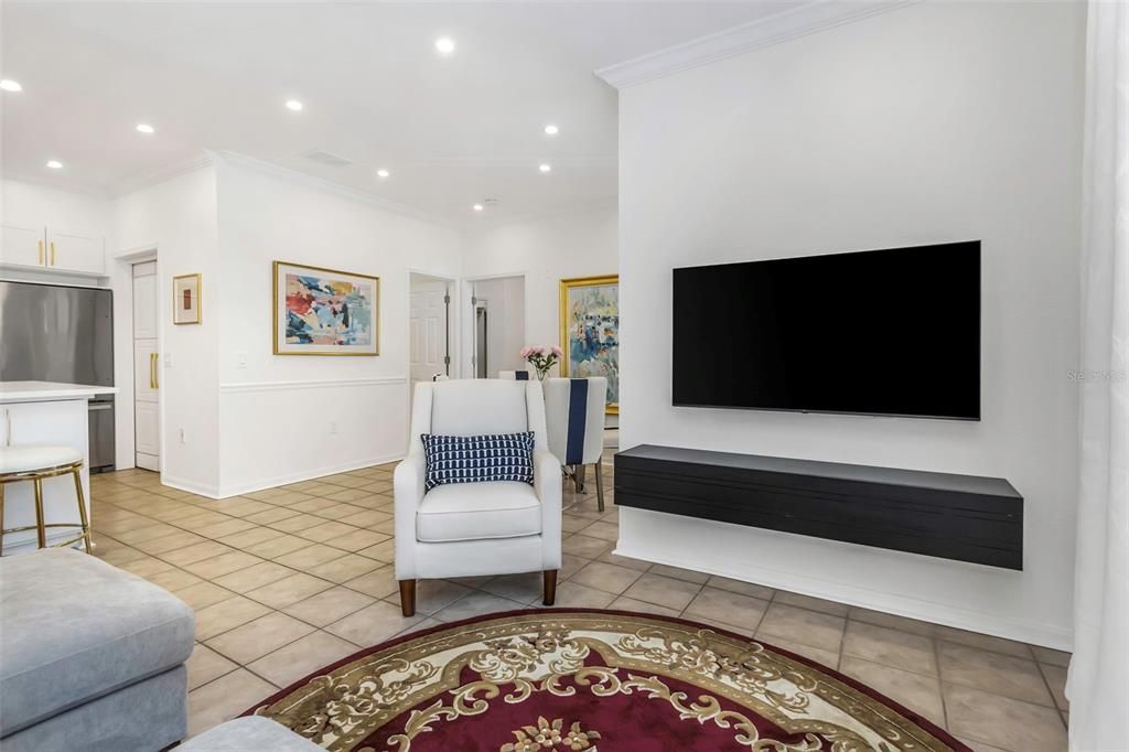For Rent: $2,050 (2 beds, 2 baths, 1030 Square Feet)