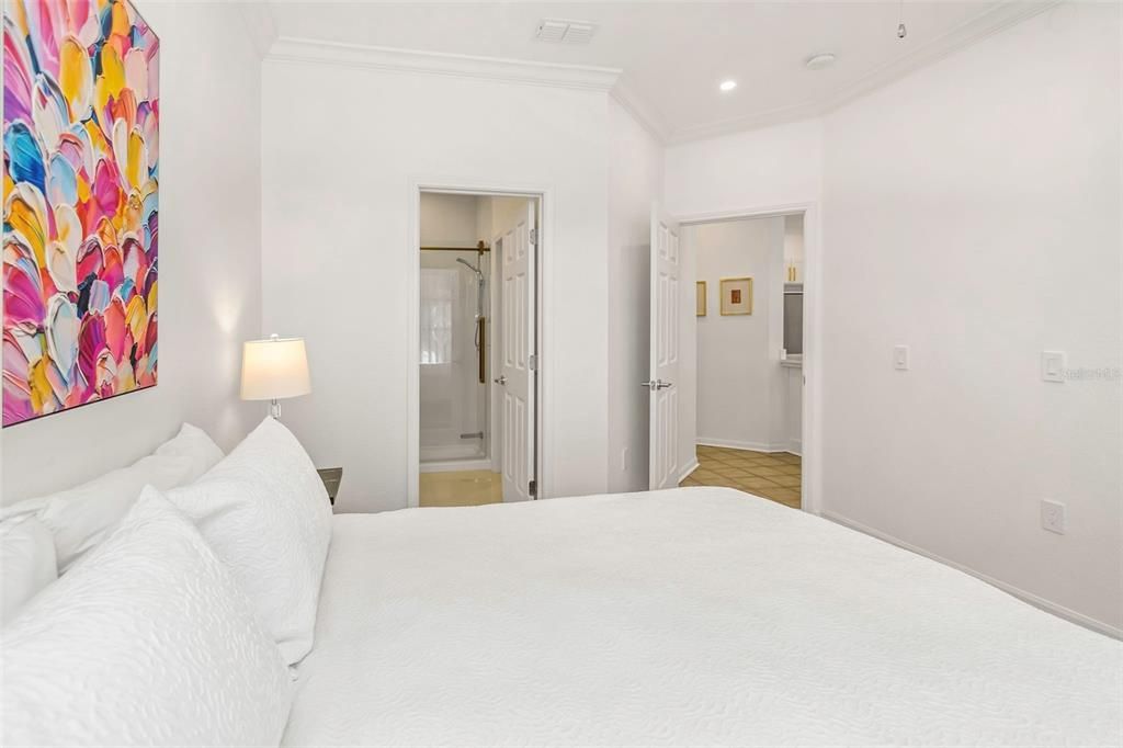 For Rent: $2,050 (2 beds, 2 baths, 1030 Square Feet)