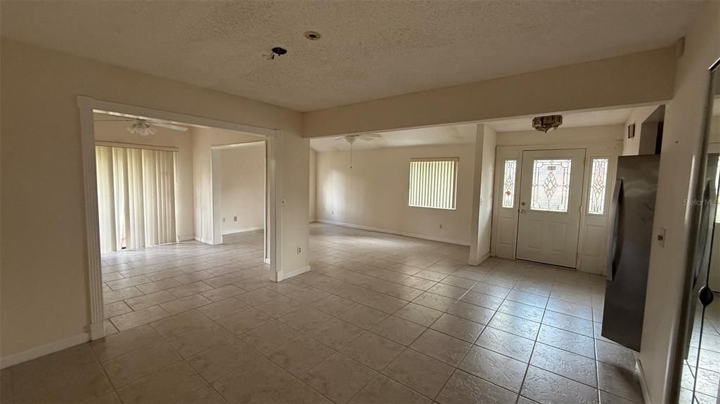 For Sale: $274,900 (3 beds, 2 baths, 1344 Square Feet)