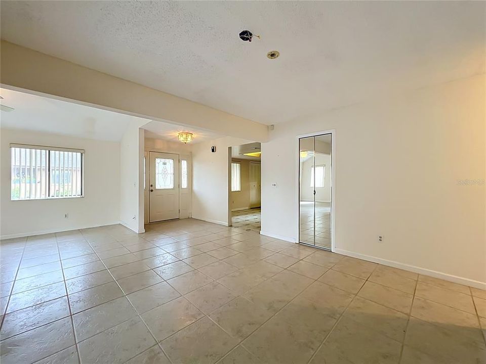 For Sale: $274,900 (3 beds, 2 baths, 1344 Square Feet)