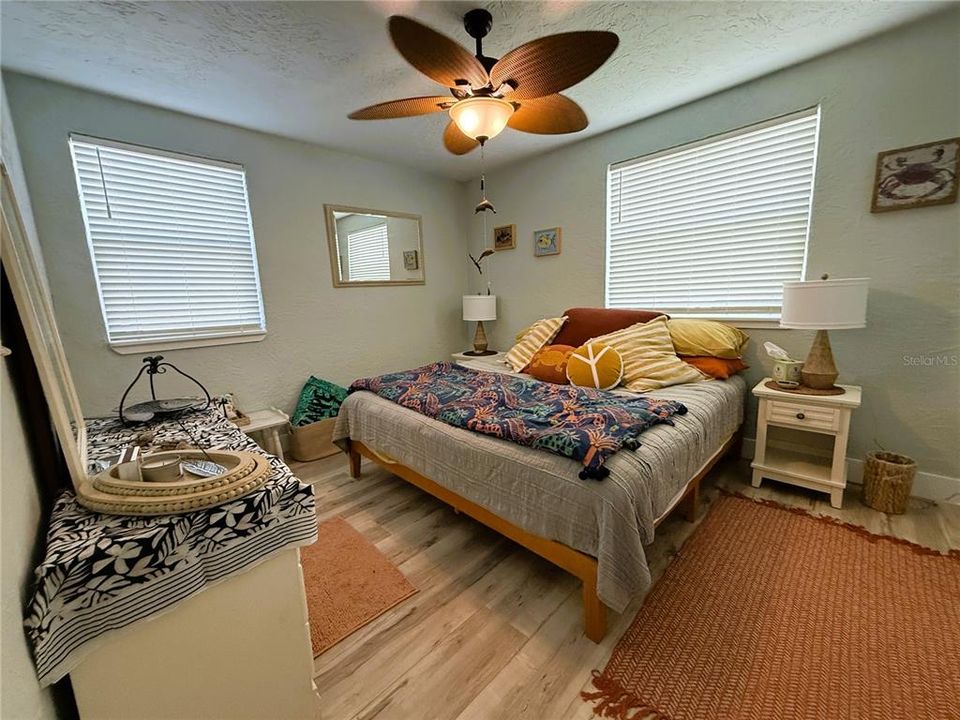 For Rent: $2,500 (3 beds, 1 baths, 971 Square Feet)