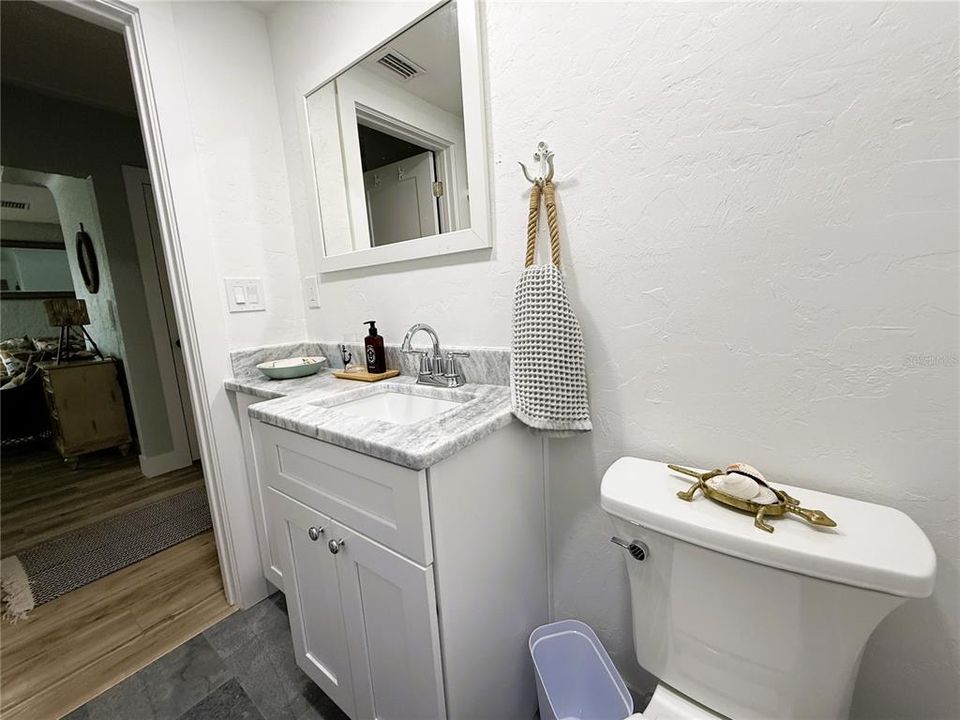 For Rent: $2,500 (3 beds, 1 baths, 971 Square Feet)