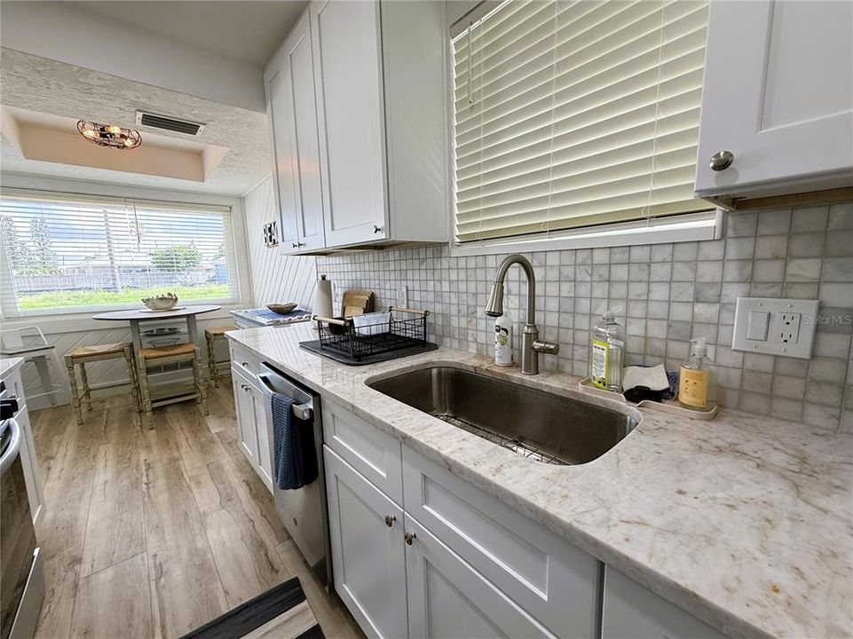 For Rent: $2,500 (3 beds, 1 baths, 971 Square Feet)