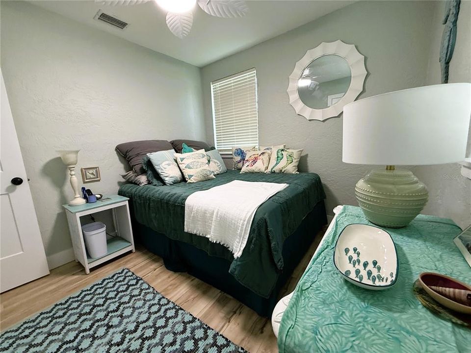 For Rent: $2,500 (3 beds, 1 baths, 971 Square Feet)
