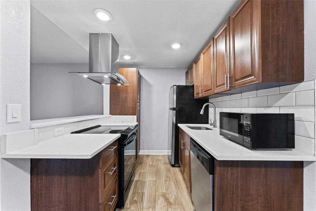 For Rent: $1,500 (1 beds, 1 baths, 560 Square Feet)