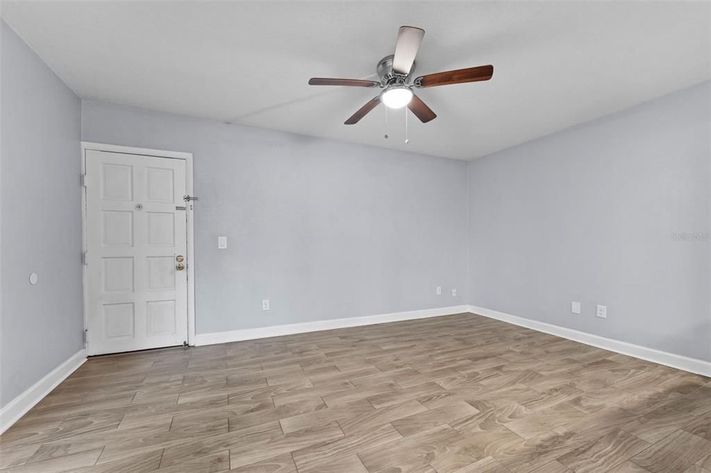 For Rent: $1,500 (1 beds, 1 baths, 560 Square Feet)