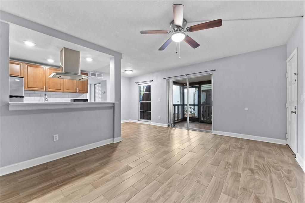 For Rent: $1,500 (1 beds, 1 baths, 560 Square Feet)