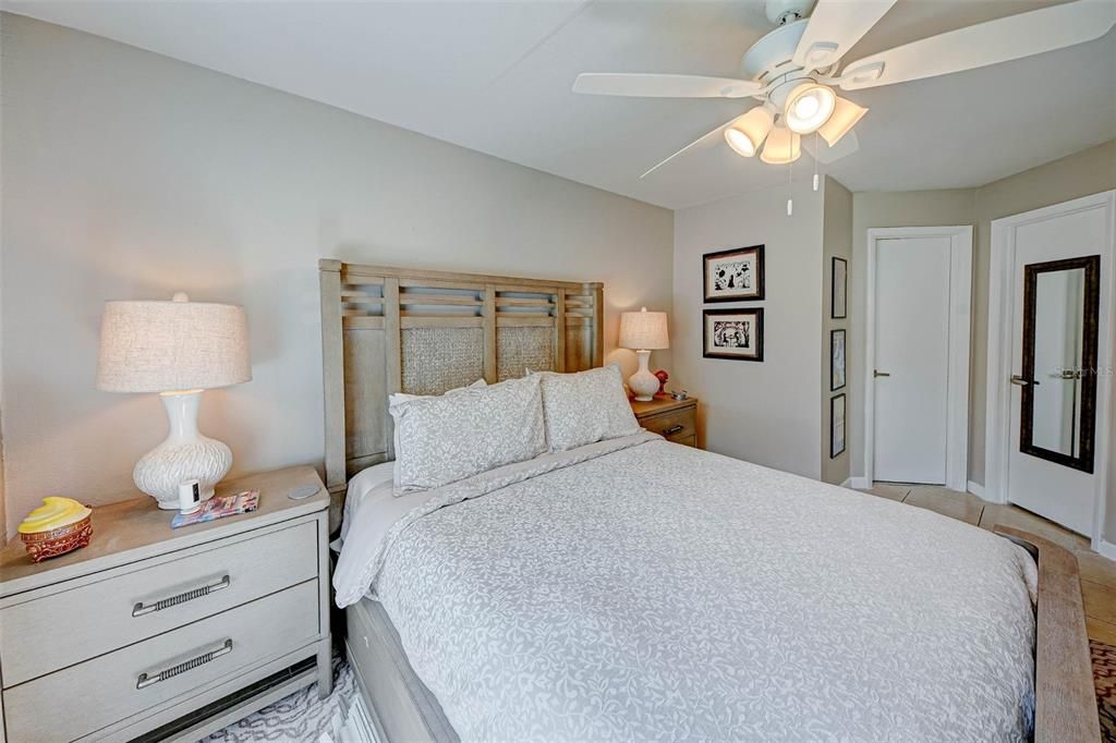 For Rent: $1,650 (2 beds, 2 baths, 937 Square Feet)