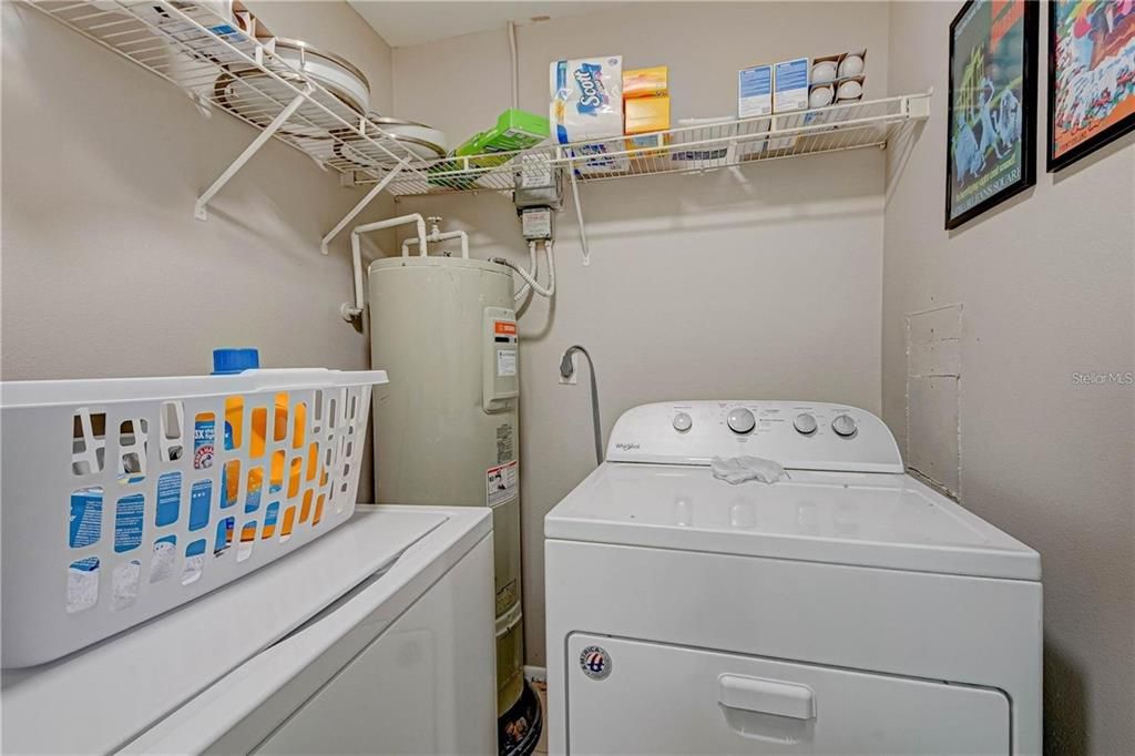 For Rent: $1,650 (2 beds, 2 baths, 937 Square Feet)
