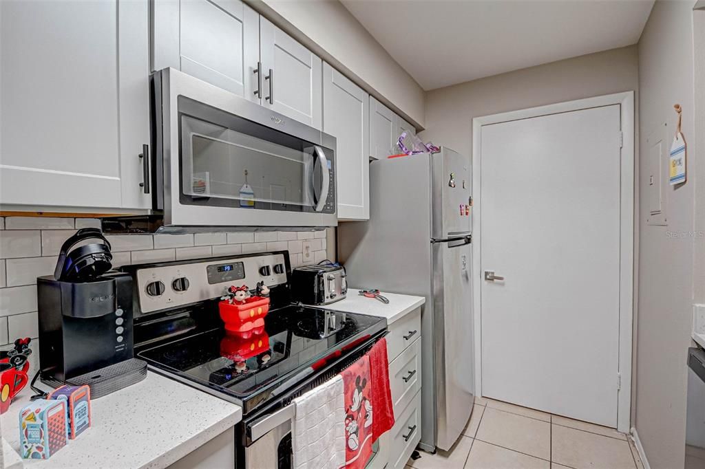 For Rent: $1,650 (2 beds, 2 baths, 937 Square Feet)