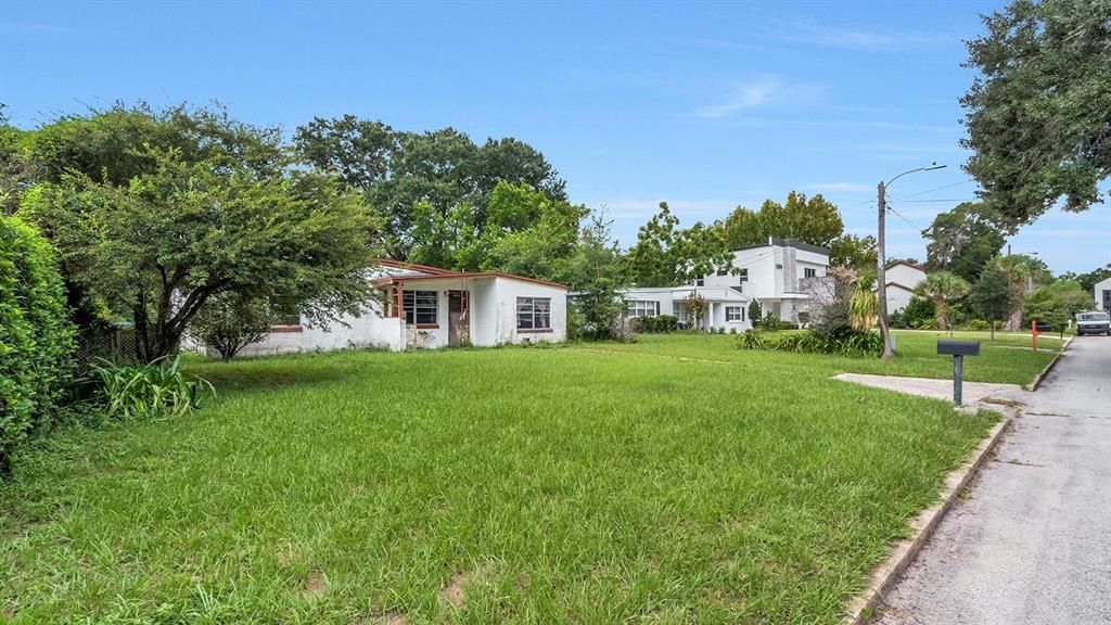 For Sale: $675,000 (3 beds, 1 baths, 1243 Square Feet)