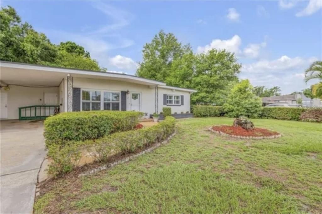For Rent: $1,310 (2 beds, 1 baths, 997 Square Feet)