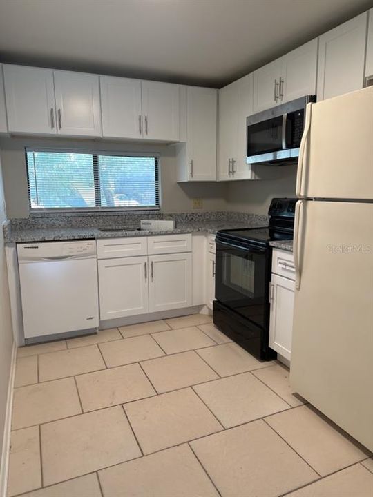 For Sale: $244,900 (2 beds, 2 baths, 1116 Square Feet)