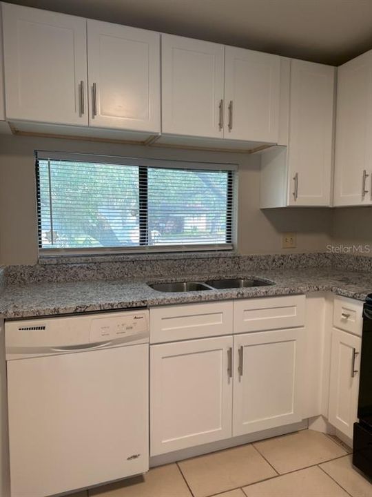 For Sale: $244,900 (2 beds, 2 baths, 1116 Square Feet)