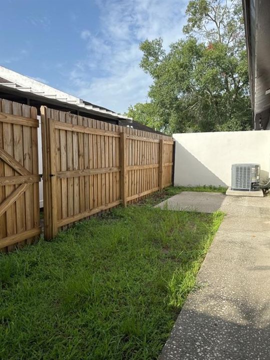 For Sale: $244,900 (2 beds, 2 baths, 1116 Square Feet)