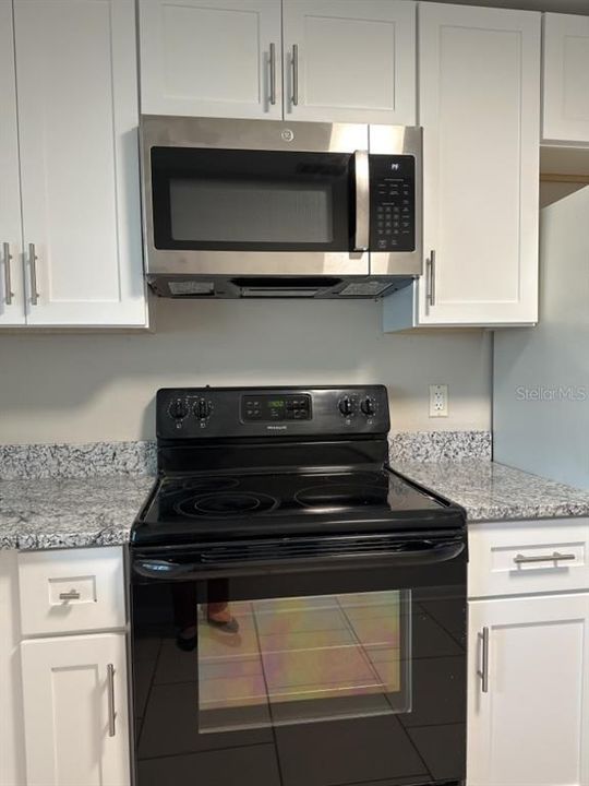 For Sale: $244,900 (2 beds, 2 baths, 1116 Square Feet)