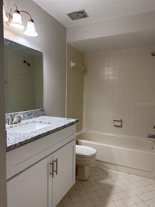 For Sale: $244,900 (2 beds, 2 baths, 1116 Square Feet)