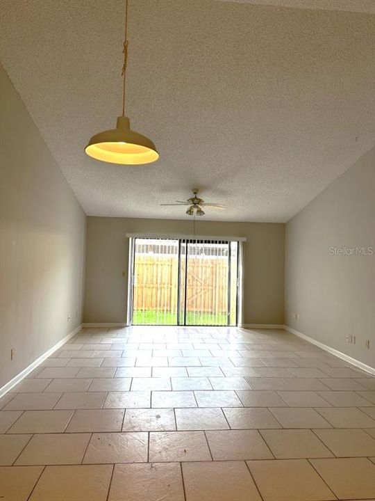 For Sale: $244,900 (2 beds, 2 baths, 1116 Square Feet)