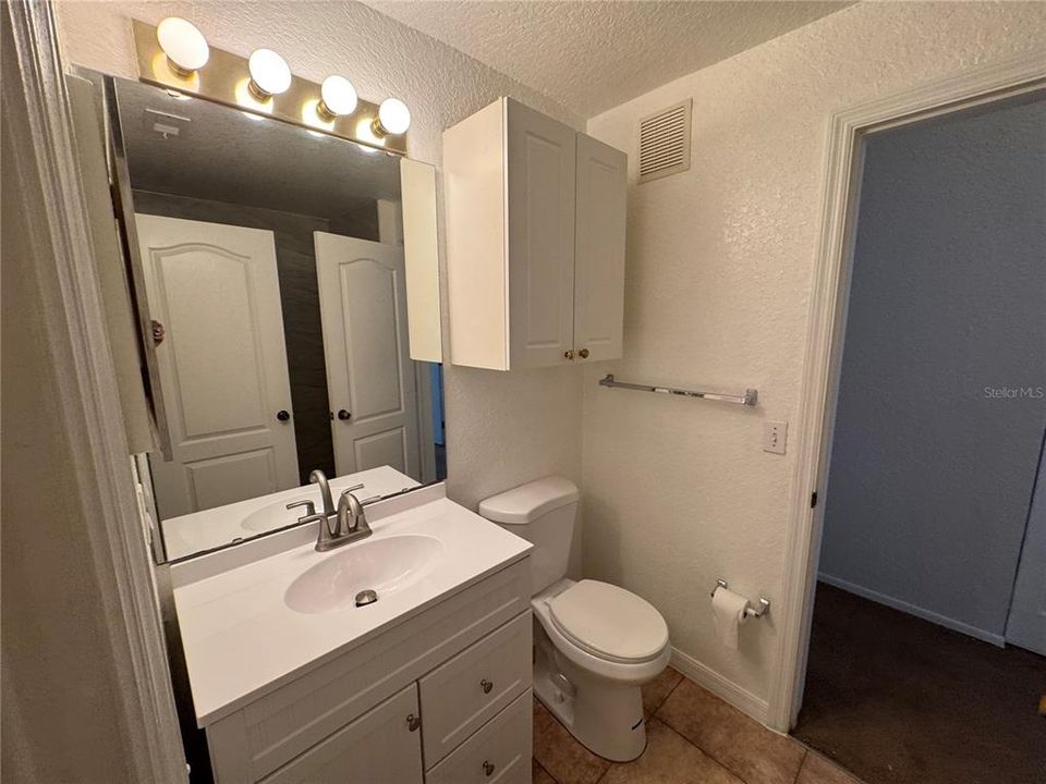 For Sale: $145,000 (2 beds, 2 baths, 1037 Square Feet)