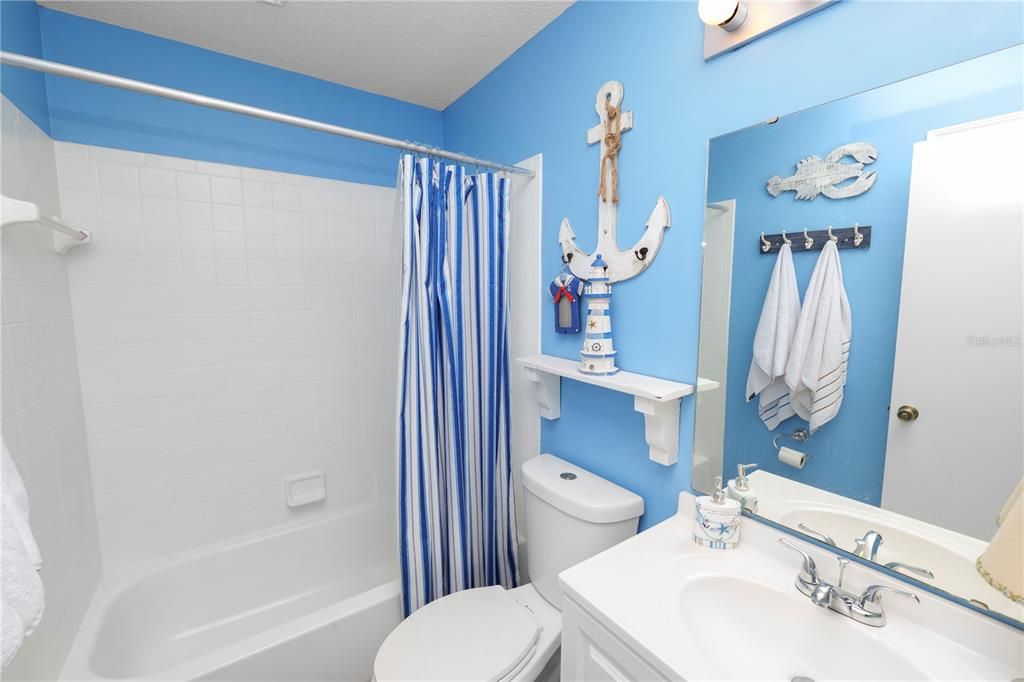 For Sale: $215,000 (2 beds, 2 baths, 1249 Square Feet)