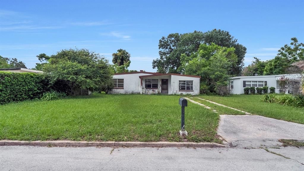 For Sale: $675,000 (0.16 acres)