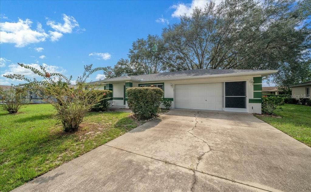 For Sale: $179,000 (2 beds, 2 baths, 1008 Square Feet)