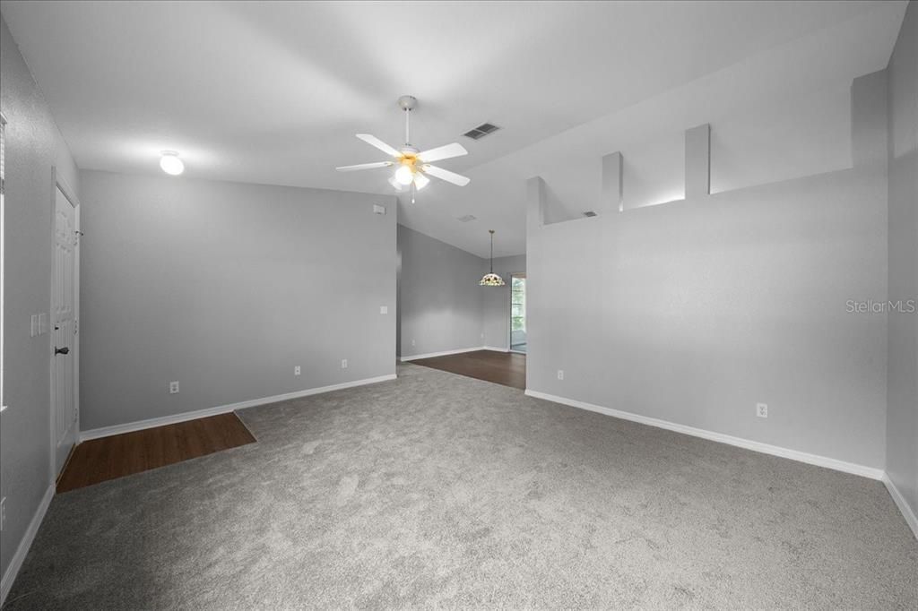 For Sale: $179,000 (2 beds, 2 baths, 1008 Square Feet)