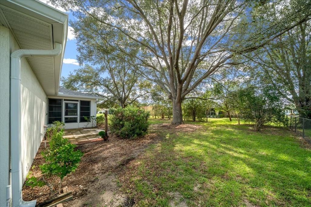 For Sale: $179,000 (2 beds, 2 baths, 1008 Square Feet)