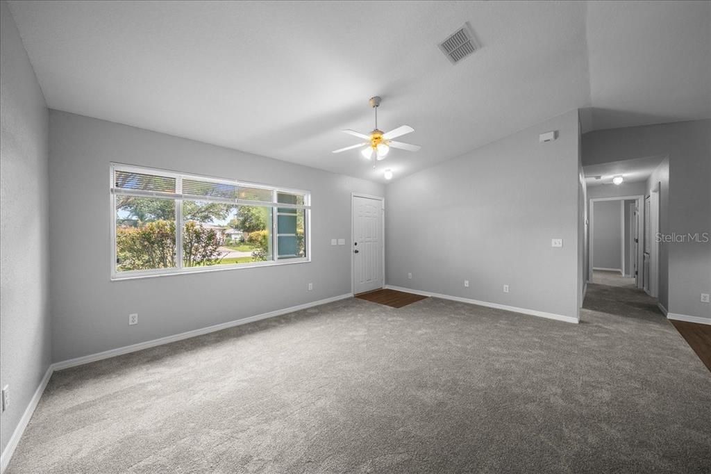 For Sale: $179,000 (2 beds, 2 baths, 1008 Square Feet)