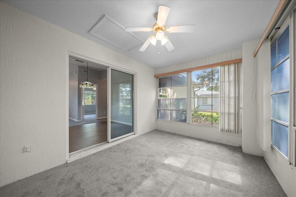 For Sale: $179,000 (2 beds, 2 baths, 1008 Square Feet)