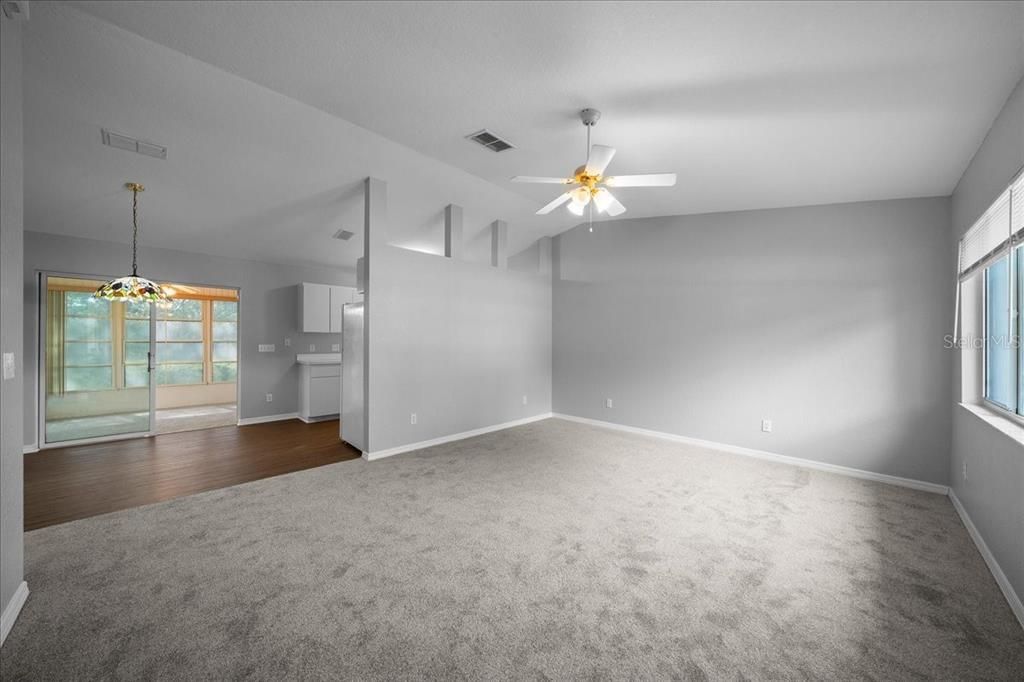For Sale: $179,000 (2 beds, 2 baths, 1008 Square Feet)