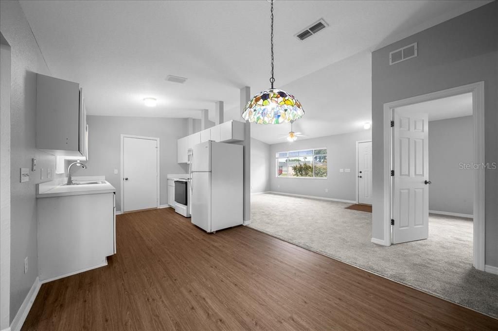 For Sale: $179,000 (2 beds, 2 baths, 1008 Square Feet)