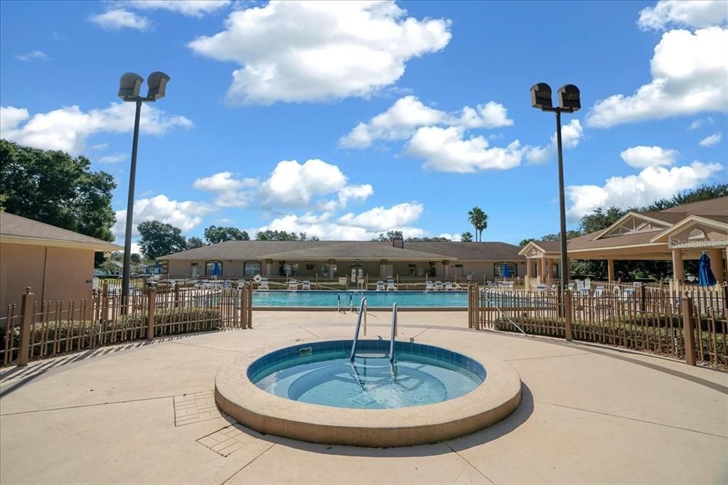 For Sale: $179,000 (2 beds, 2 baths, 1008 Square Feet)