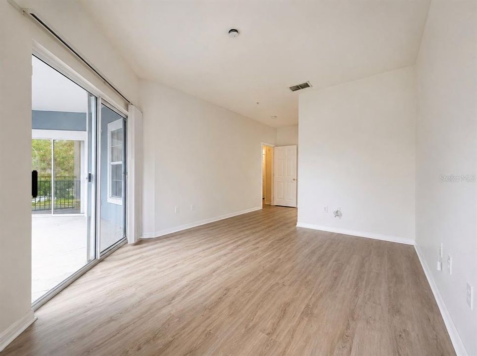 For Sale: $160,000 (1 beds, 1 baths, 850 Square Feet)