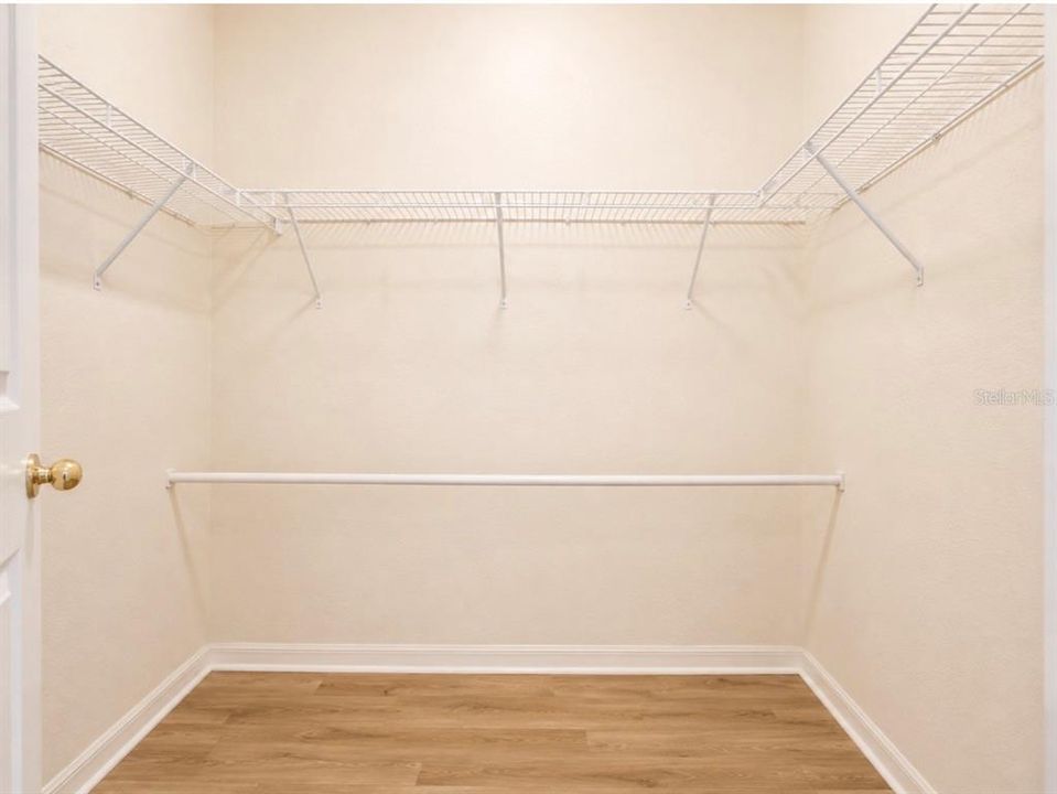 For Sale: $160,000 (1 beds, 1 baths, 850 Square Feet)