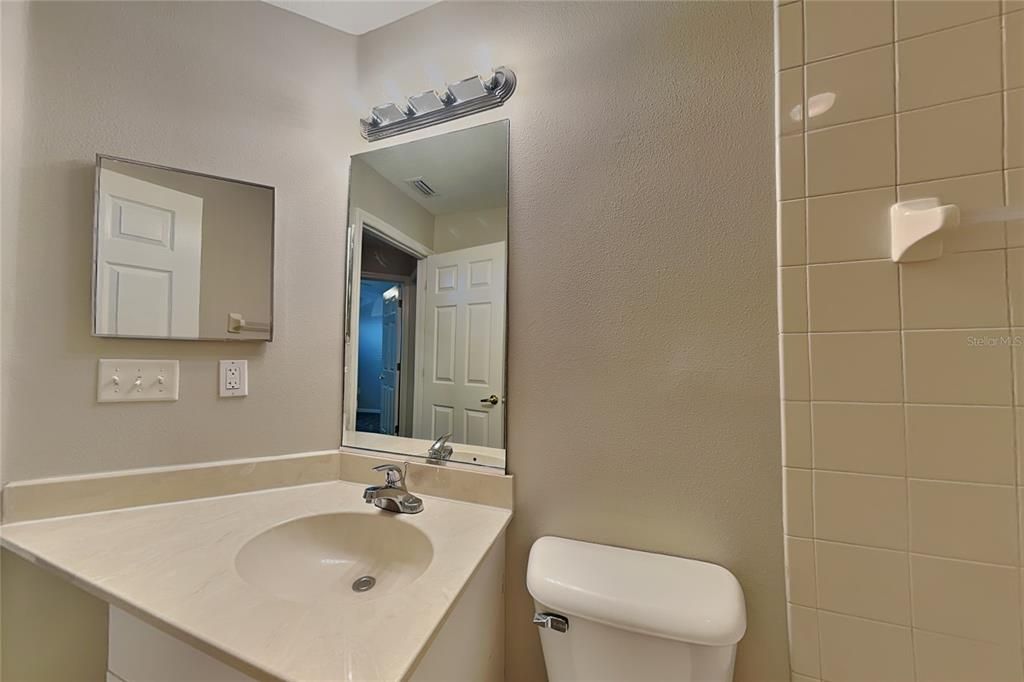 For Rent: $2,249 (3 beds, 2 baths, 1303 Square Feet)