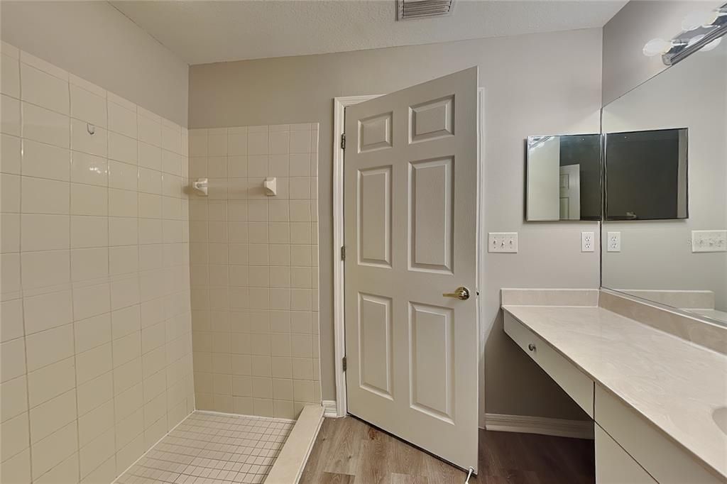 For Rent: $2,249 (3 beds, 2 baths, 1303 Square Feet)