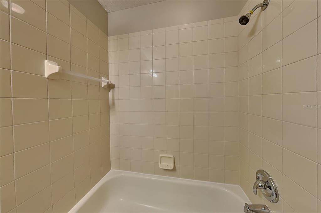 For Rent: $2,249 (3 beds, 2 baths, 1303 Square Feet)