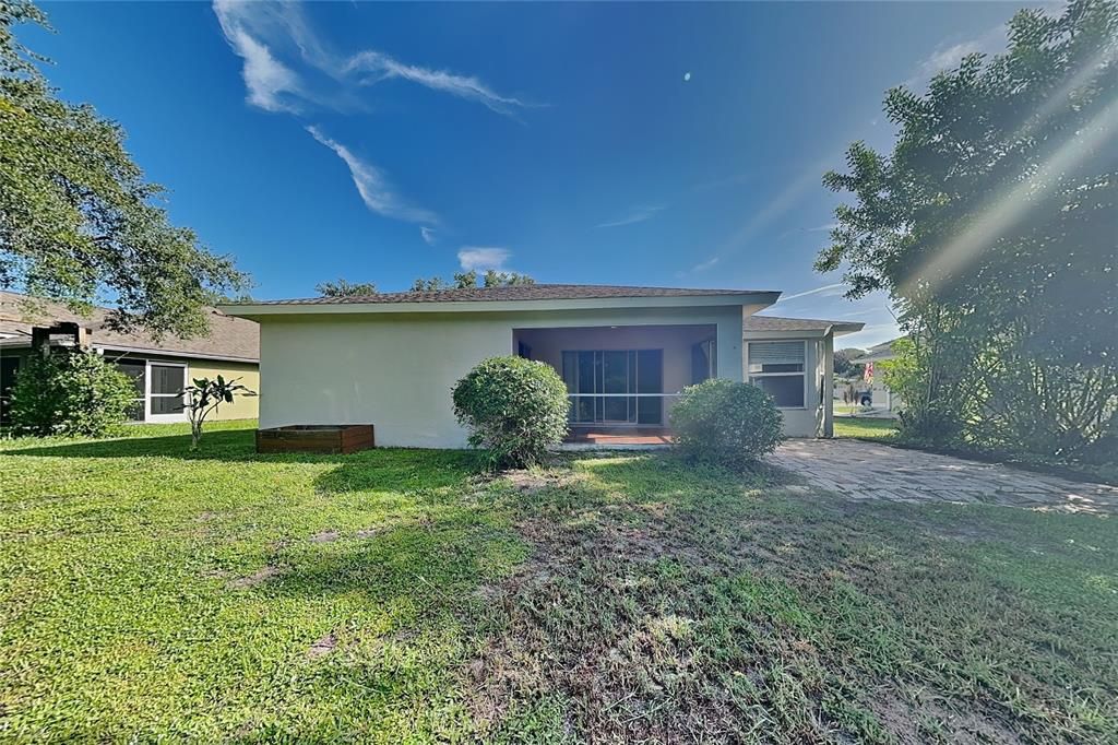 For Rent: $2,249 (3 beds, 2 baths, 1303 Square Feet)