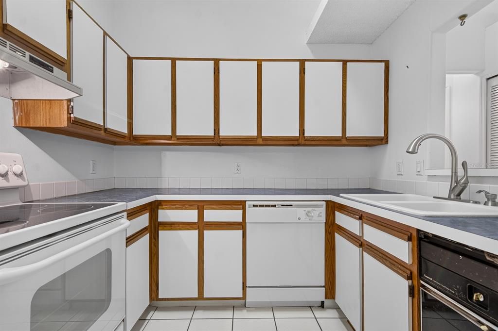En Venta: $195,000 (3 camas, 2 baños, 1080 Pies cuadrados)