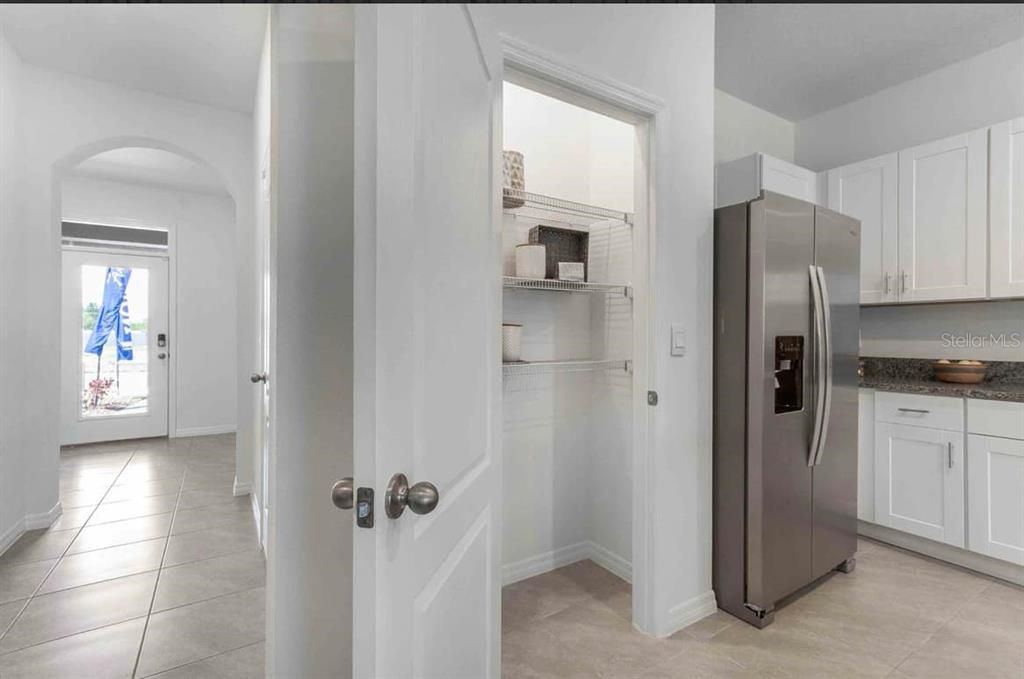 For Rent: $3,600 (3 beds, 2 baths, 1673 Square Feet)