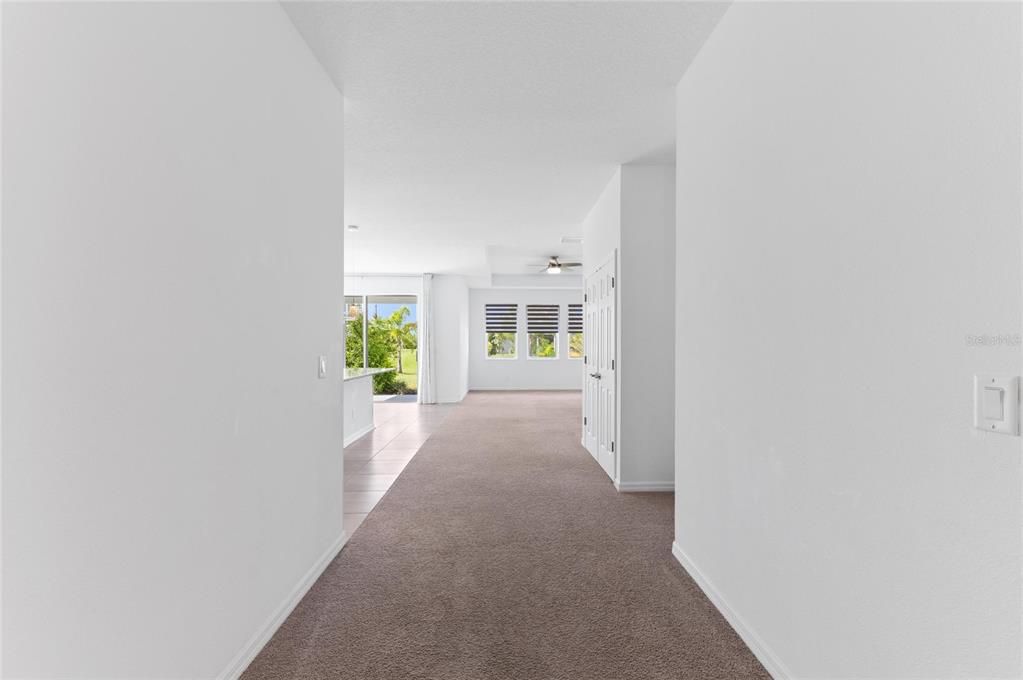 En Venta: $580,000 (4 camas, 3 baños, 2193 Pies cuadrados)