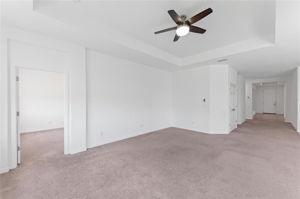 En Venta: $580,000 (4 camas, 3 baños, 2193 Pies cuadrados)