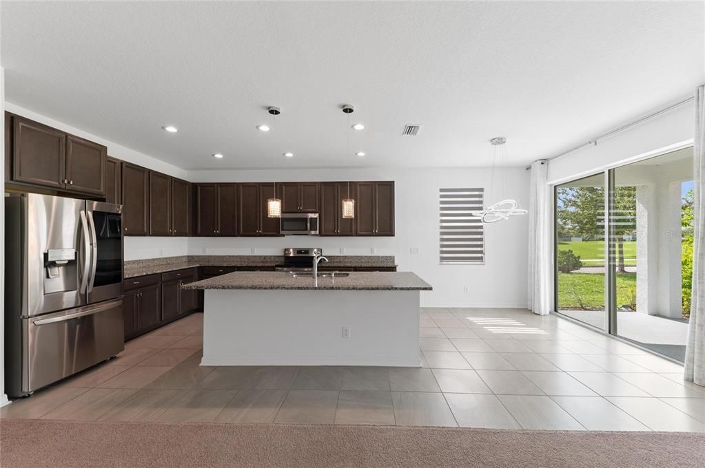 En Venta: $580,000 (4 camas, 3 baños, 2193 Pies cuadrados)