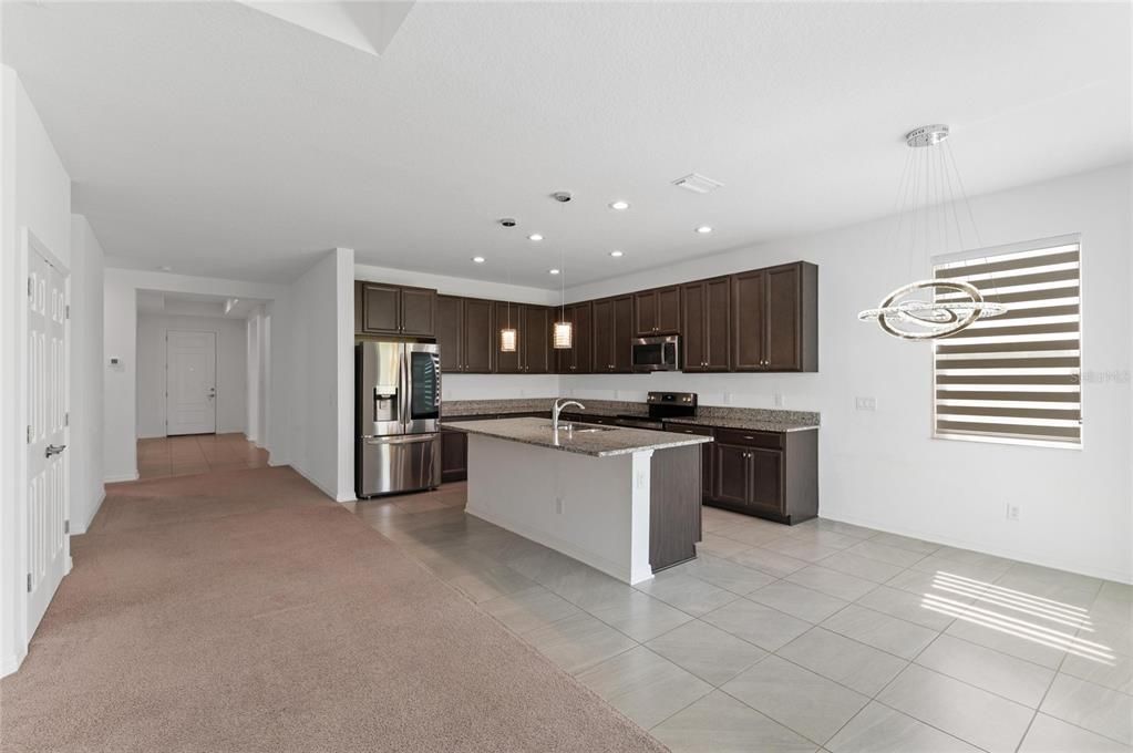 En Venta: $580,000 (4 camas, 3 baños, 2193 Pies cuadrados)