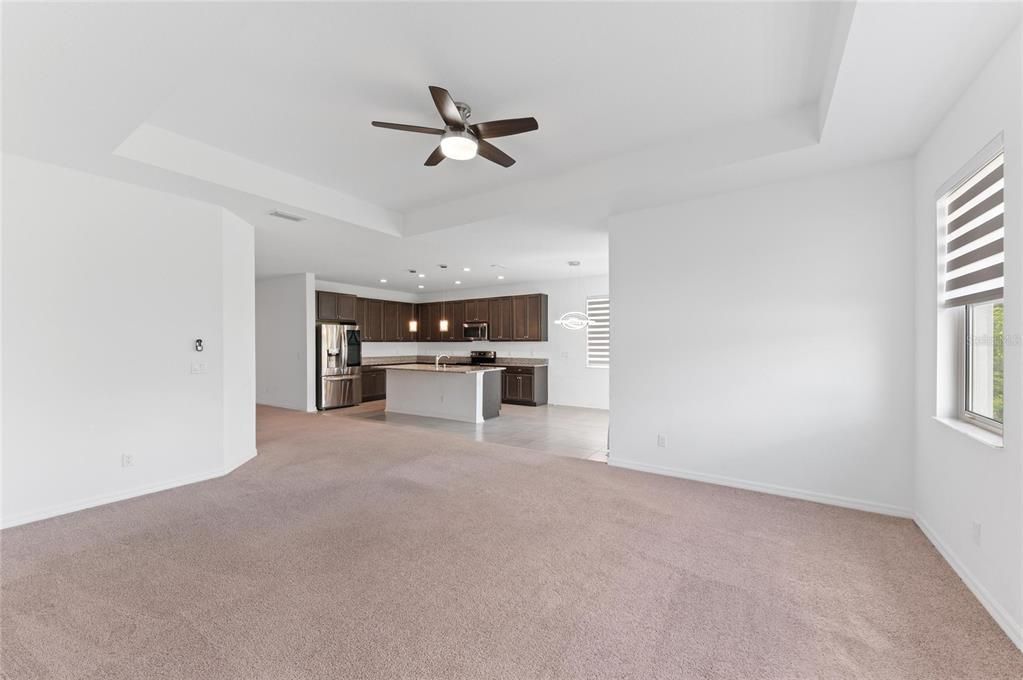 En Venta: $580,000 (4 camas, 3 baños, 2193 Pies cuadrados)