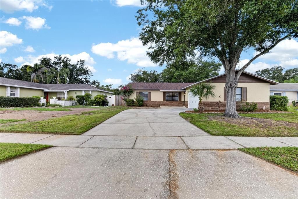 For Sale: $374,990 (3 beds, 2 baths, 1328 Square Feet)