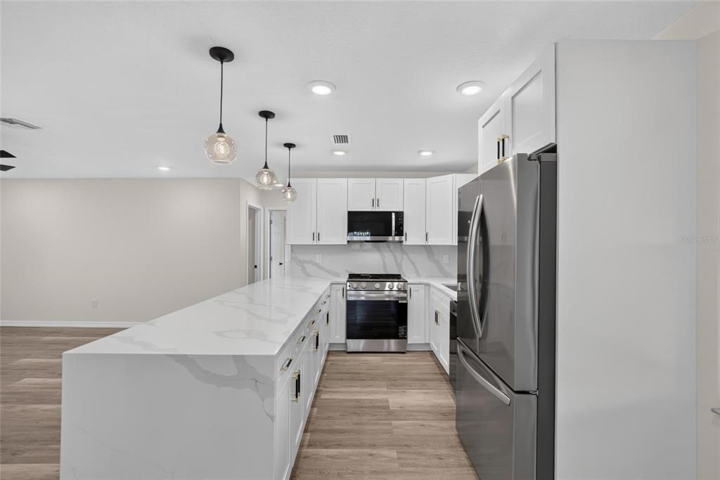 For Sale: $374,990 (3 beds, 2 baths, 1328 Square Feet)