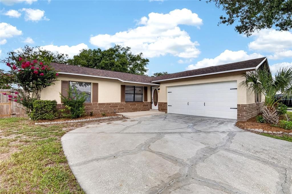 For Sale: $374,990 (3 beds, 2 baths, 1328 Square Feet)